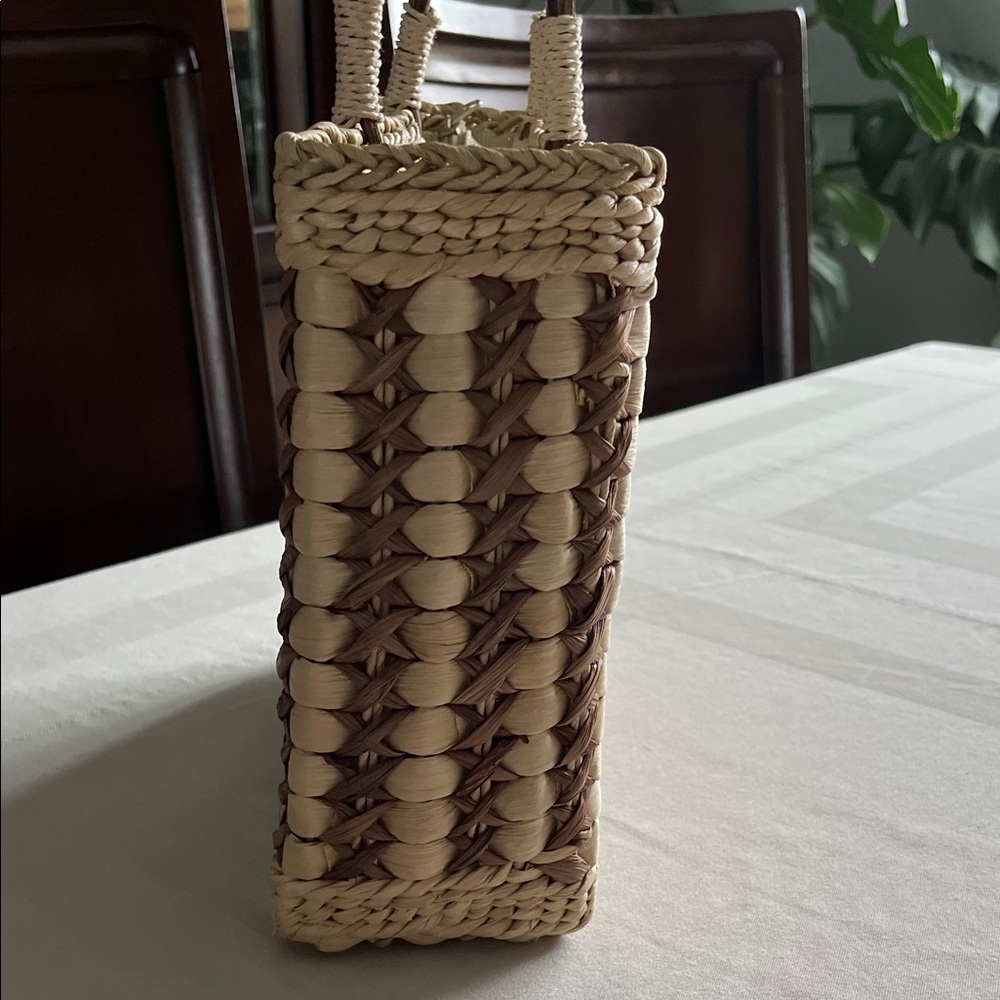 Chic Woven Tote Bag - Tan and Cream - Picture 3 of 8